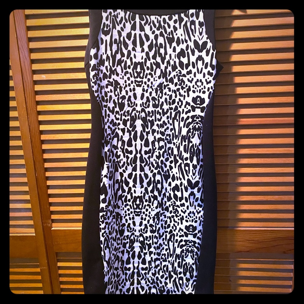 Kim Kardashian / Medium / Black and white / Dress